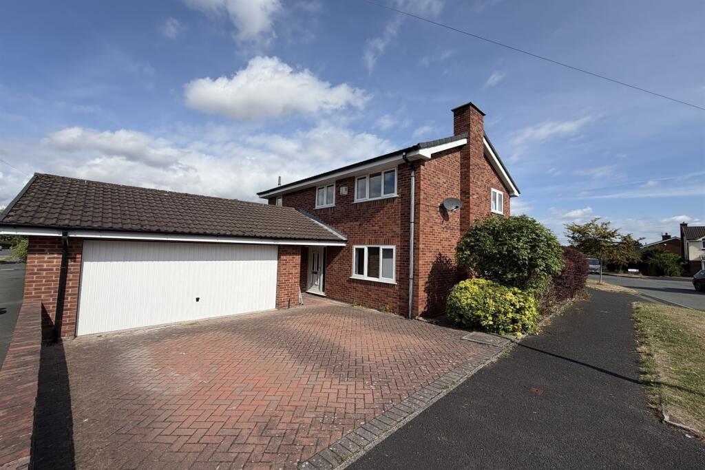 4 bed Detached for rent in Altrincham. From Gascoigne Halman - Altrincham 4 bed Detached for rent in Altrincham. From Gascoigne Halman - Altrincham