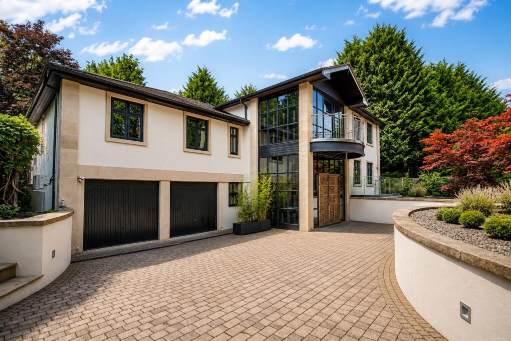 5 bed Detached for rent in Hale. From Gascoigne Halman - Altrincham 5 bed Detached for rent in Hale. From Gascoigne Halman - Altrincham