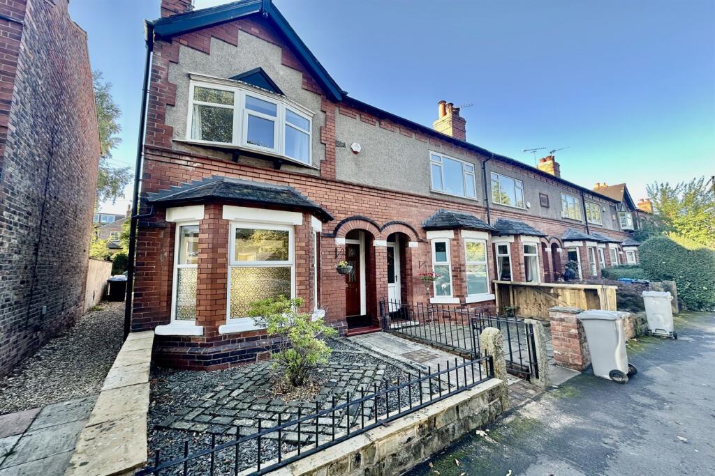 2 bed Mid Terraced House for rent in Altrincham. From Gascoigne Halman - Altrincham