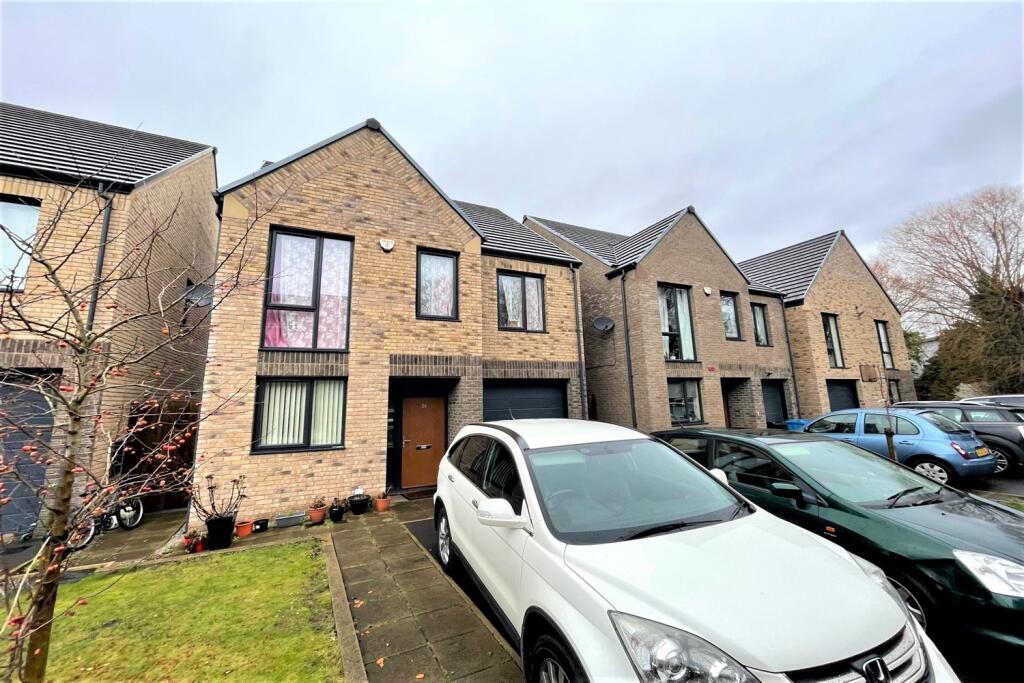 4 bed Detached for rent in Dunham Town. From Gascoigne Halman - Altrincham 4 bed Detached for rent in Dunham Town. From Gascoigne Halman - Altrincham