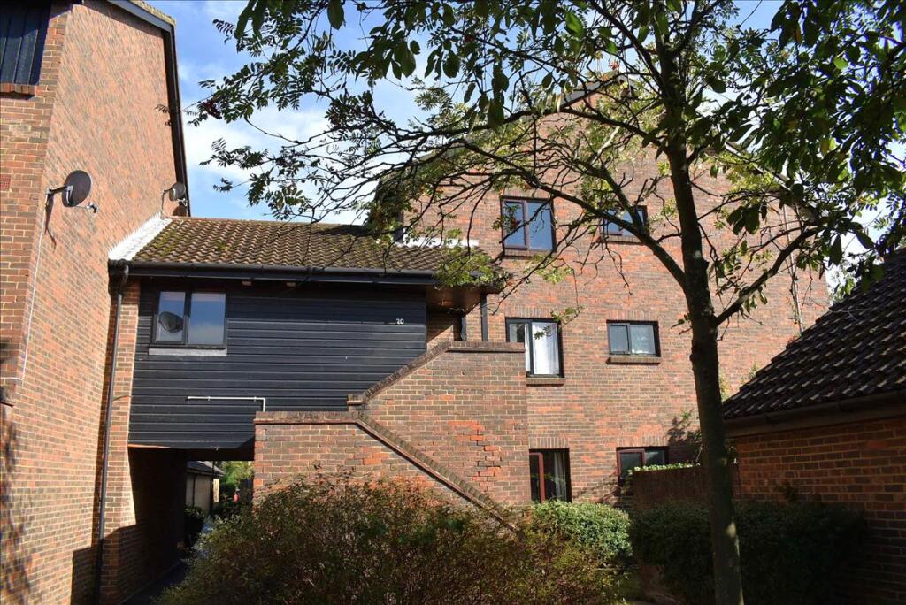 0 bed Studio for rent in Feltham. From Forest Estate Agents - Feltham