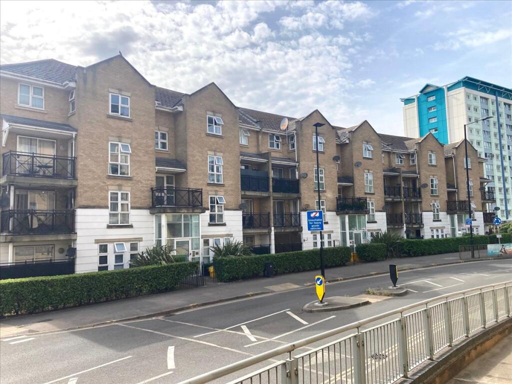 2 bed 1st Floor Flat for rent in Feltham. From Forest Estate Agents - Feltham