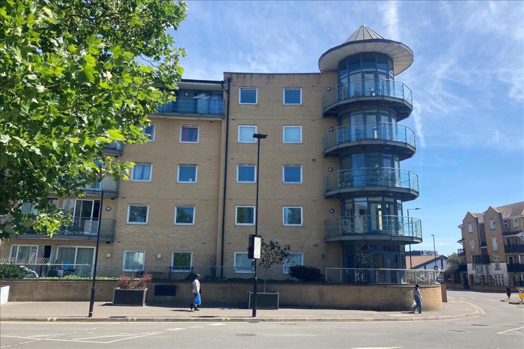 2 bed 1st Floor Flat for rent in Feltham. From Forest Estate Agents - Feltham