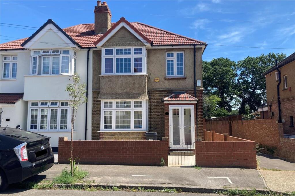 4 bed End of Terrace for rent in Feltham. From Forest Estate Agents - Feltham