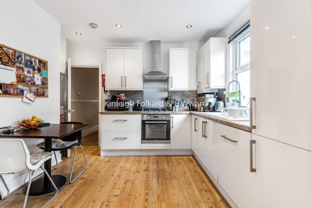 4 bed Flat for rent in Merton. From Kinleigh Folkard & Hayward