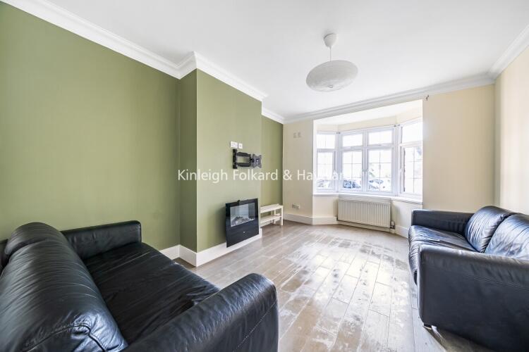 2 bed Flat for rent in Merton. From Kinleigh Folkard & Hayward
