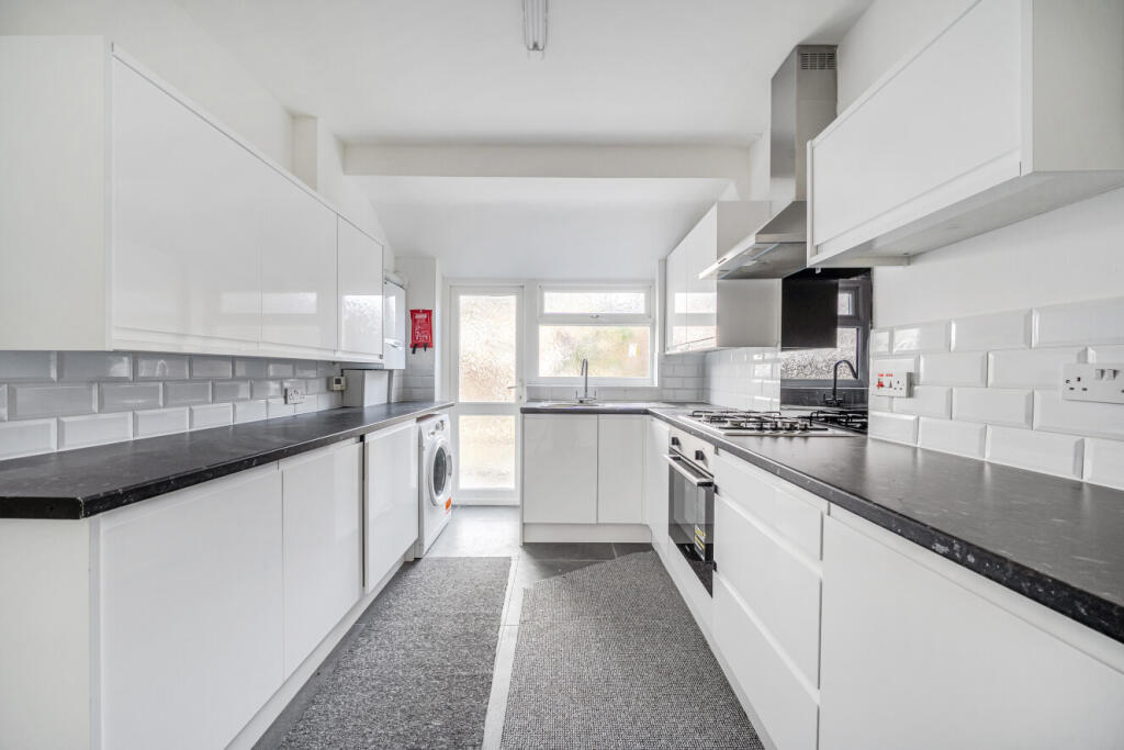 4 bed Detached for rent in Mitcham. From Kinleigh Folkard & Hayward - Sales - Tooting