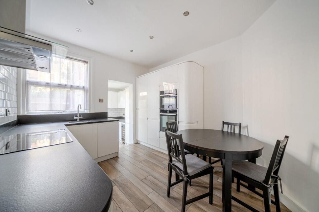 2 bed 1st Floor Flat for rent in Streatham. From Kinleigh Folkard & Hayward - Sales - Tooting