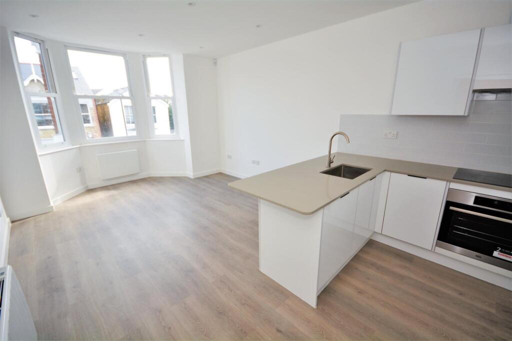 2 bed 1st Floor Flat for rent in Merton. From Kinleigh Folkard & Hayward - Sales - Tooting