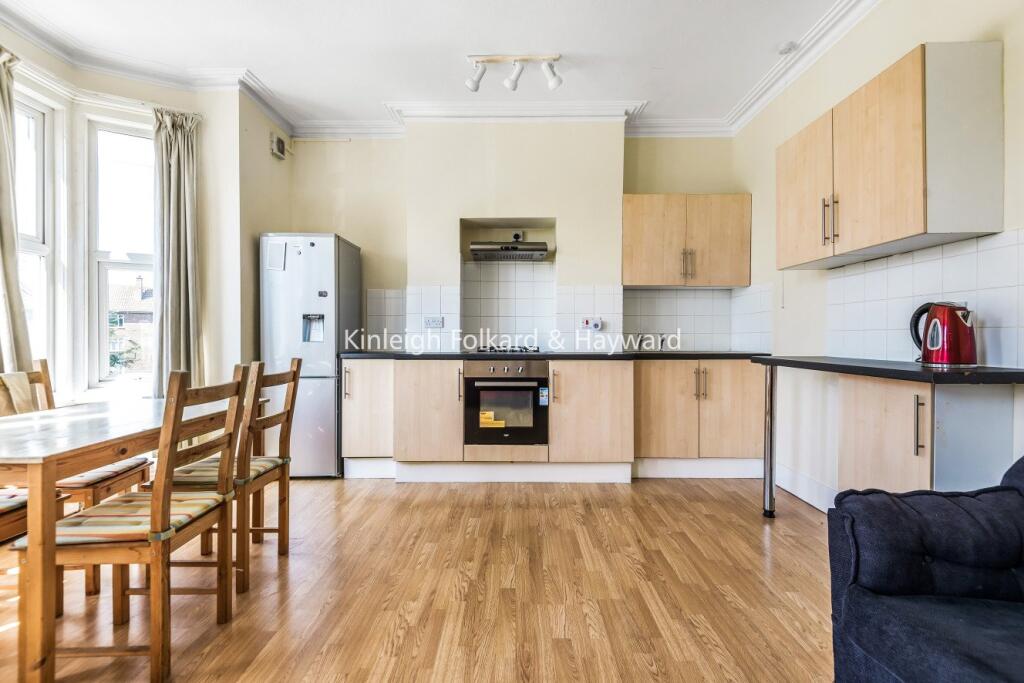 3 bed 1st Floor Flat for rent in Mitcham. From Kinleigh Folkard & Hayward - Sales - Tooting