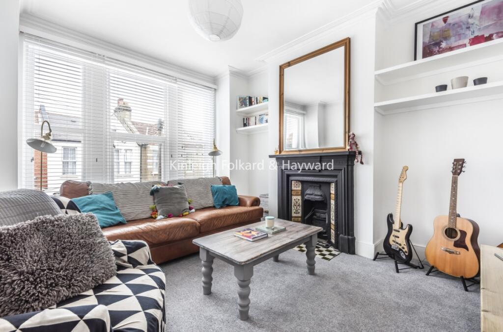 2 bed 1st Floor Flat for rent in Mitcham. From Kinleigh Folkard & Hayward - Sales - Tooting 2 bed 1st Floor Flat for rent in Mitcham. From Kinleigh Folkard & Hayward - Sales - Tooting
