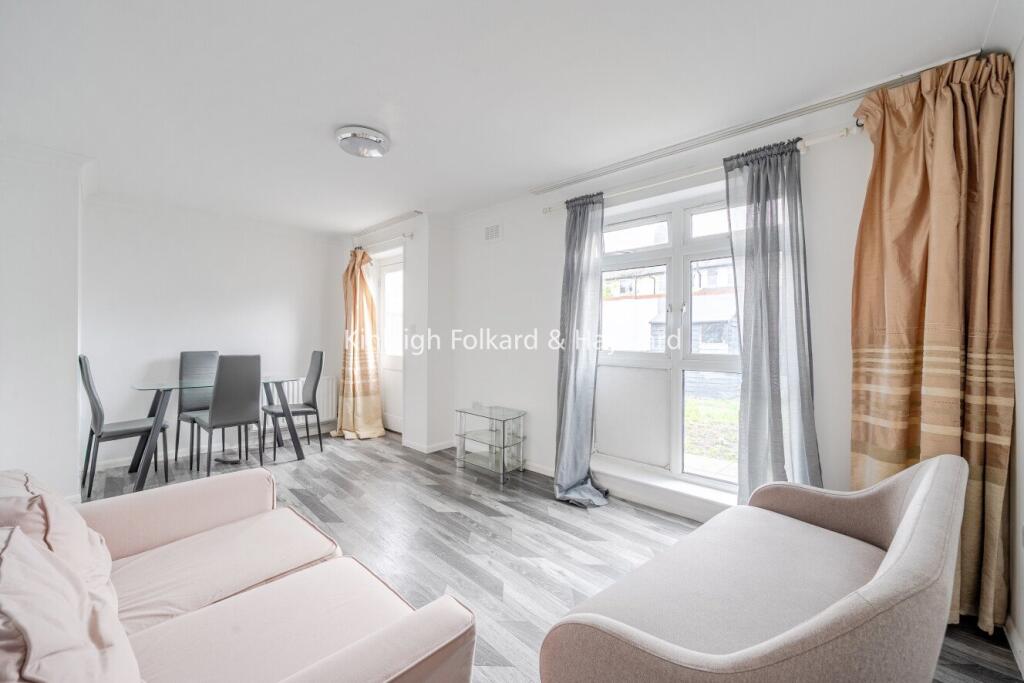 3 bed Mid Terraced House for rent in London. From Kinleigh Folkard & Hayward - Sales - Tooting 3 bed Mid Terraced House for rent in London. From Kinleigh Folkard & Hayward - Sales - Tooting