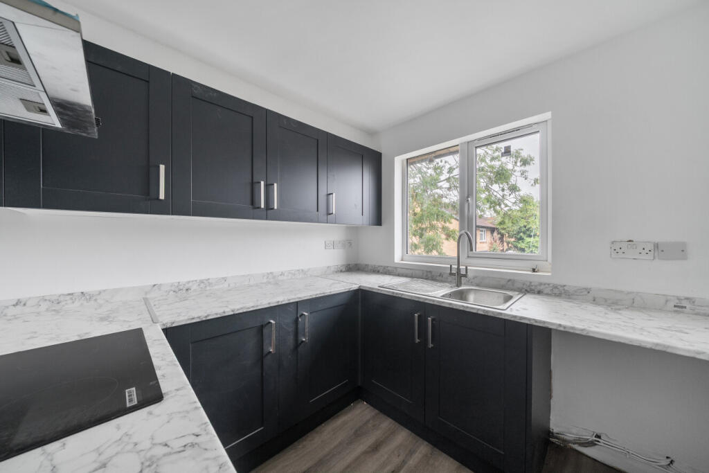 2 bed Annexe for rent in Merton. From Kinleigh Folkard & Hayward - Sales - Tooting
