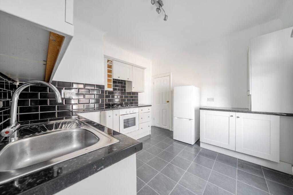 2 bed 1st Floor Flat for rent in London. From Kinleigh Folkard & Hayward - Sales - Tooting