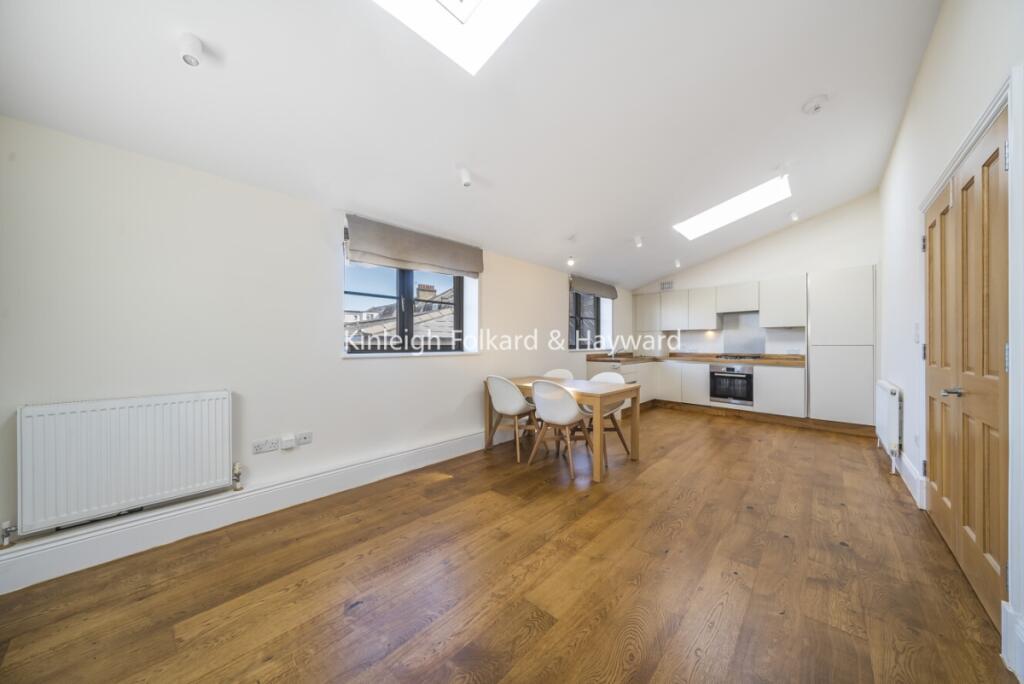 4 bed 1st Floor Flat for rent in Merton. From Kinleigh Folkard & Hayward - Sales - Tooting