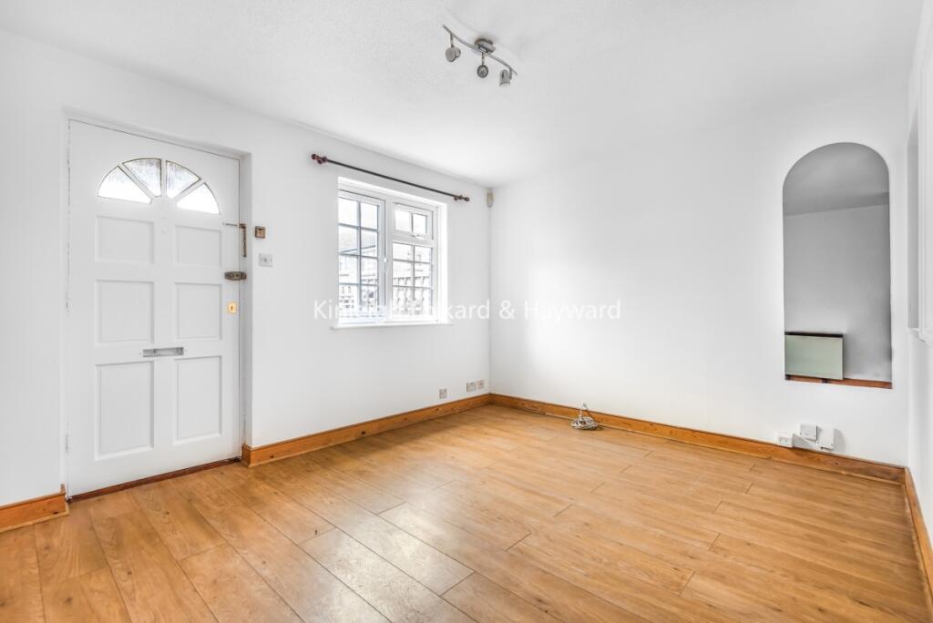 1 bed 1st Floor Flat for rent in Wandsworth. From Kinleigh Folkard & Hayward - Sales - Tooting 1 bed 1st Floor Flat for rent in Wandsworth. From Kinleigh Folkard & Hayward - Sales - Tooting