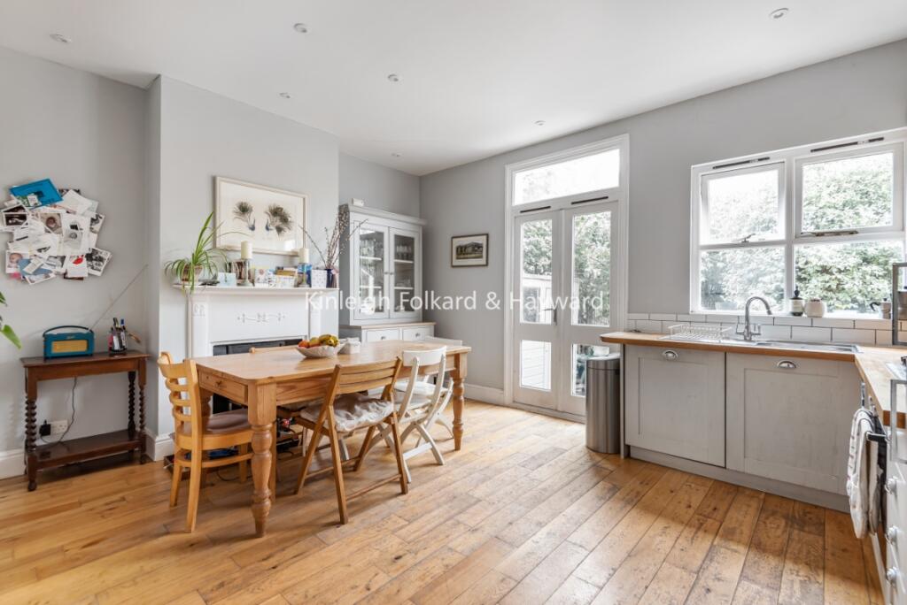 3 bed Detached for rent in Merton. From Kinleigh Folkard & Hayward - Sales - Tooting