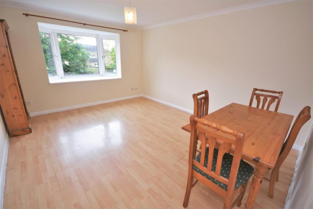 2 bed 1st Floor Flat for rent in Mitcham. From Kinleigh Folkard & Hayward - Sales - Tooting 2 bed 1st Floor Flat for rent in Mitcham. From Kinleigh Folkard & Hayward - Sales - Tooting