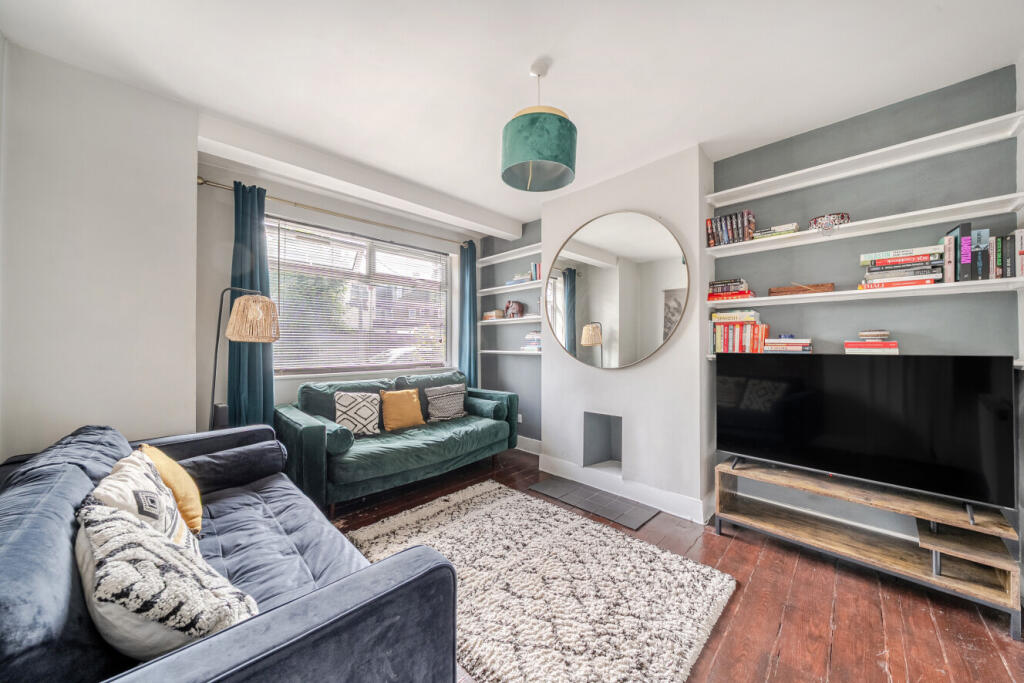 1 bed 1st Floor Flat for rent in London. From Kinleigh Folkard & Hayward - Sales - Tooting