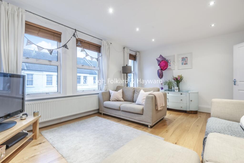 3 bed Annexe for rent in Merton. From Kinleigh Folkard & Hayward - Sales - Tooting