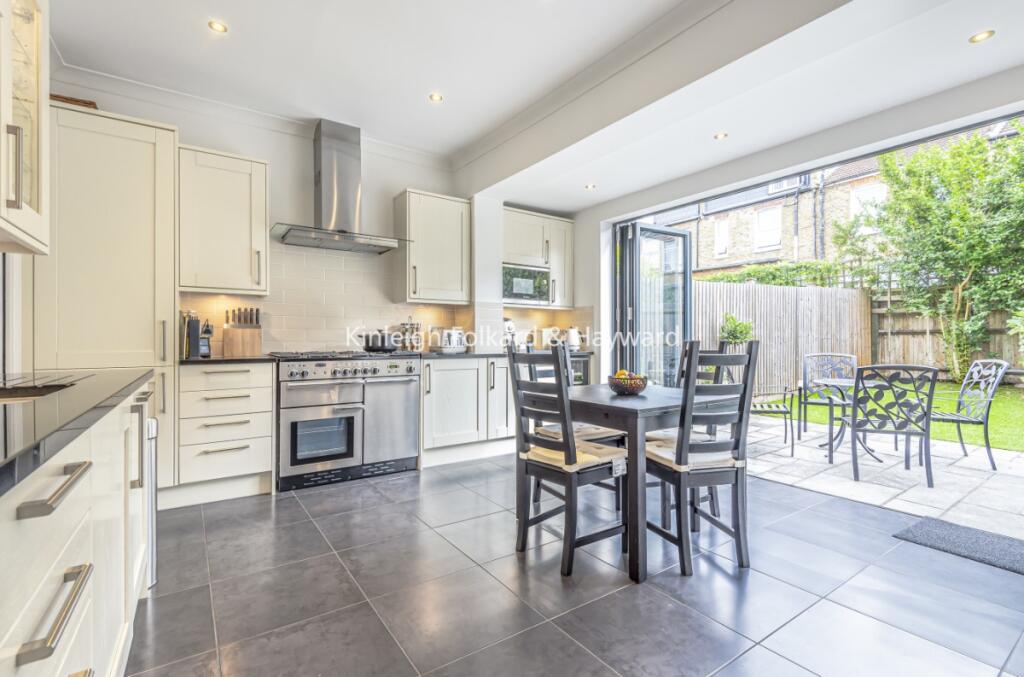 3 bed Detached for rent in Merton. From Kinleigh Folkard & Hayward - Sales - Tooting