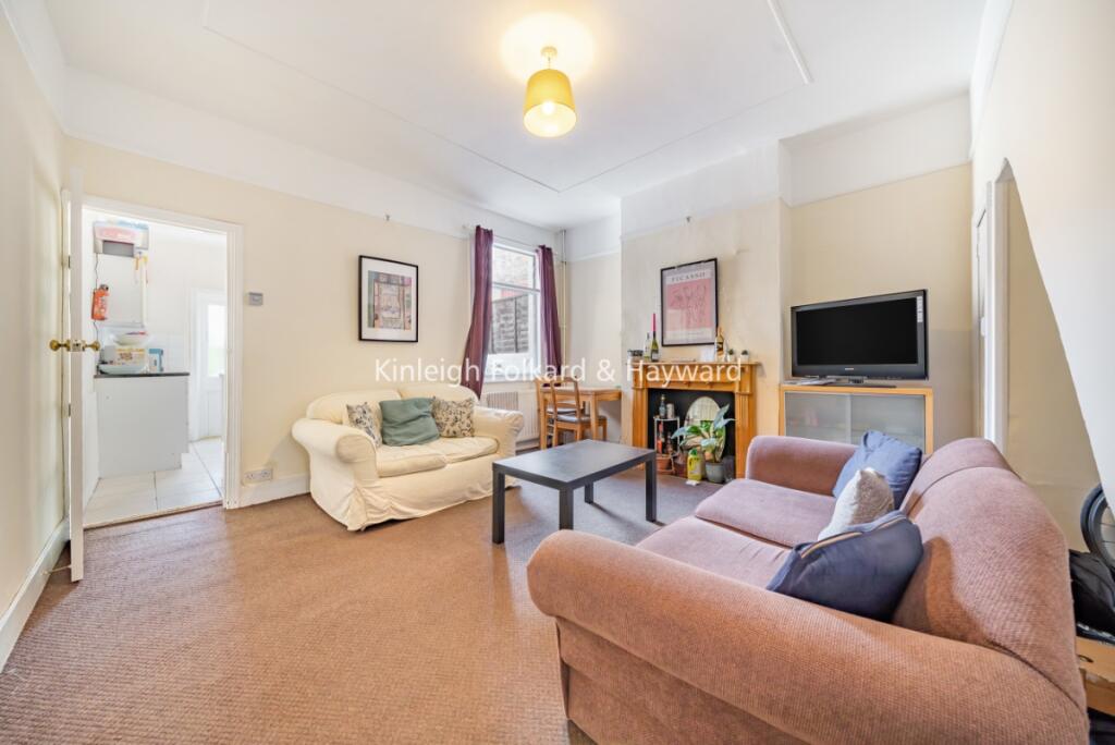 4 bed Detached for rent in London. From Kinleigh Folkard & Hayward - Sales - Tooting 4 bed Detached for rent in London. From Kinleigh Folkard & Hayward - Sales - Tooting