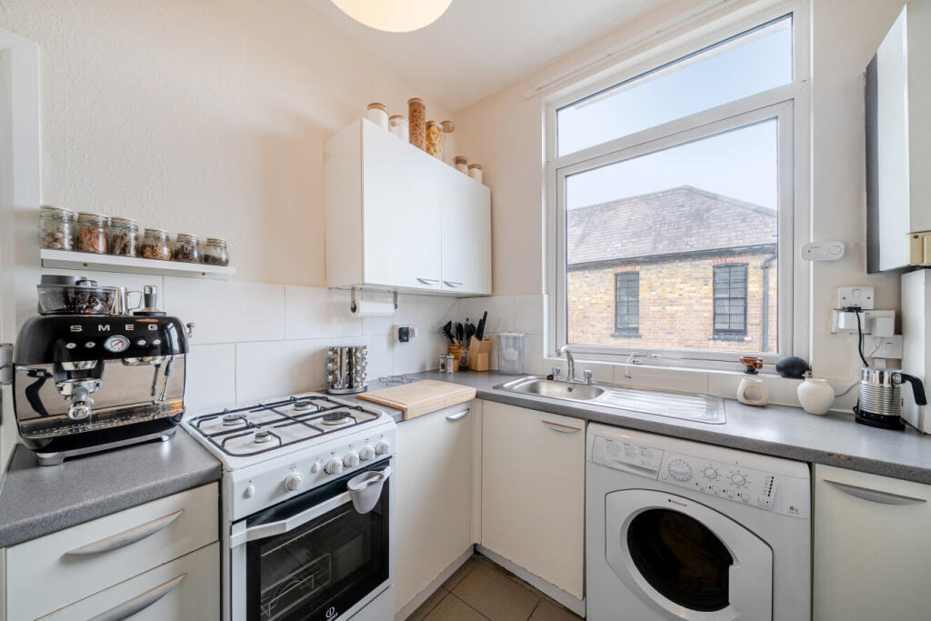 1 bed Not Specified for rent in Merton. From Kinleigh Folkard & Hayward - Sales - Tooting