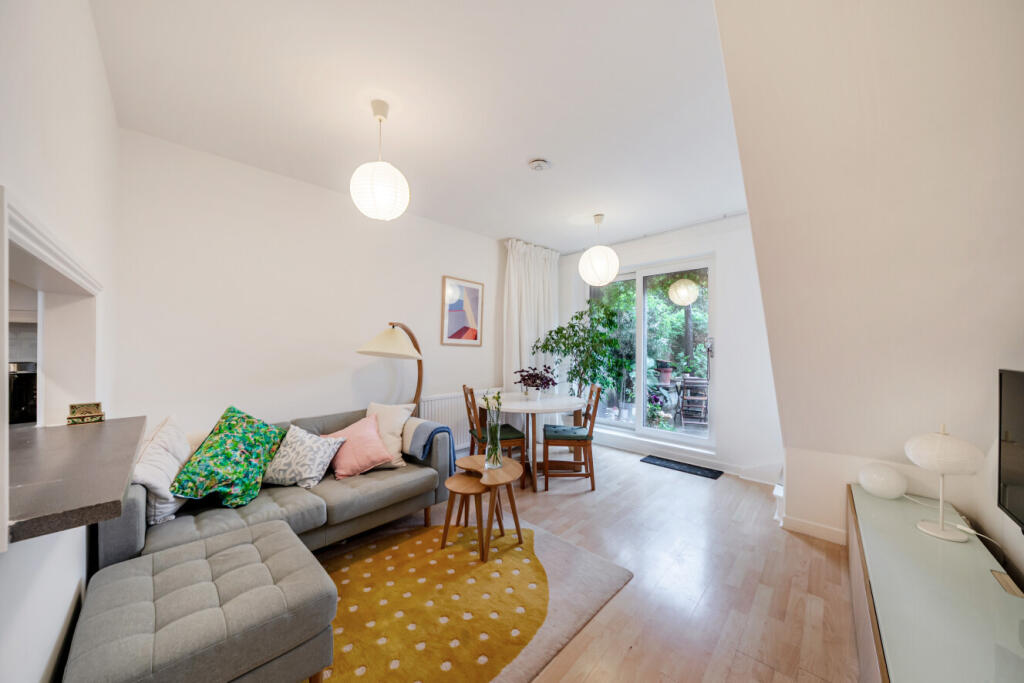 2 bed Detached for rent in Merton. From Kinleigh Folkard & Hayward - Sales - Tooting 2 bed Detached for rent in Merton. From Kinleigh Folkard & Hayward - Sales - Tooting