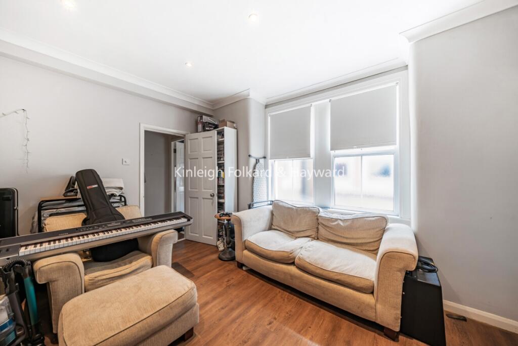 1 bed 1st Floor Flat for rent in Merton. From Kinleigh Folkard & Hayward - Sales - Tooting