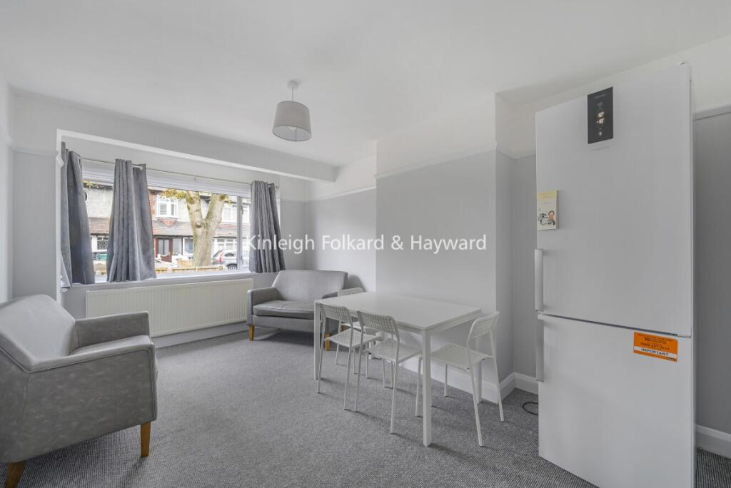 3 bed Detached for rent in Mitcham. From Kinleigh Folkard & Hayward - Sales - Tooting 3 bed Detached for rent in Mitcham. From Kinleigh Folkard & Hayward - Sales - Tooting