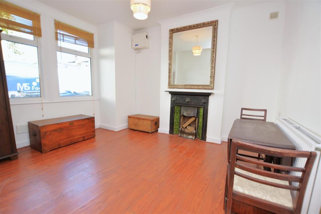 2 bed Annexe for rent in London. From Kinleigh Folkard & Hayward - Sales - Tooting