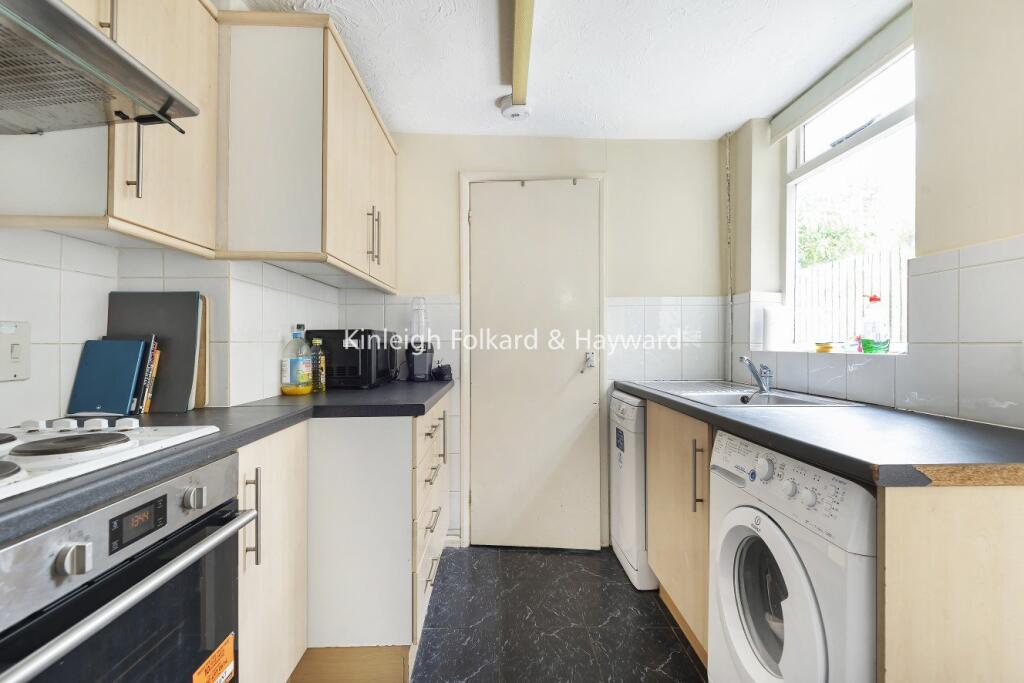 4 bed Detached for rent in London. From Kinleigh Folkard & Hayward - Sales - Tooting 4 bed Detached for rent in London. From Kinleigh Folkard & Hayward - Sales - Tooting