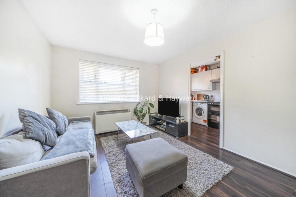 1 bed 1st Floor Flat for rent in London. From Kinleigh Folkard & Hayward - Sales - Tooting 1 bed 1st Floor Flat for rent in London. From Kinleigh Folkard & Hayward - Sales - Tooting
