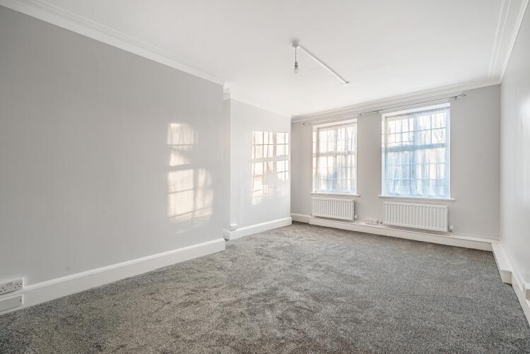 3 bed Flat for rent in Hampstead. From Kinleigh Folkard & Hayward