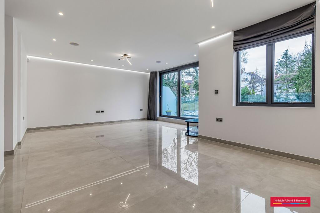 2 bed 1st Floor Flat for rent in Hampstead. From Kinleigh Folkard & Hayward - Sales - Highgate