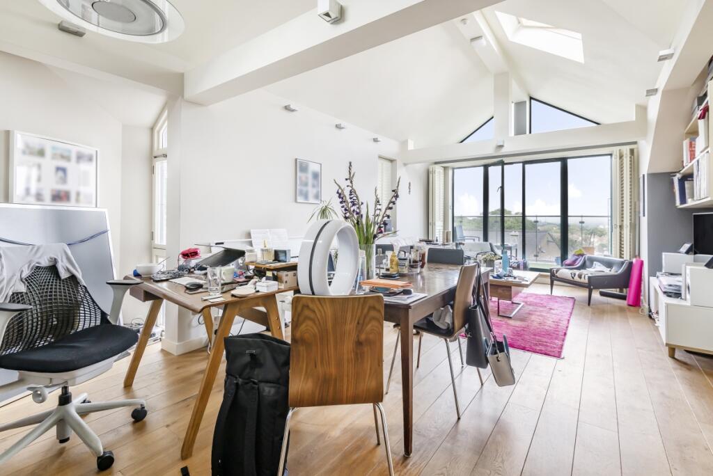 2 bed Annexe for rent in London. From Kinleigh Folkard & Hayward - Sales - Highgate