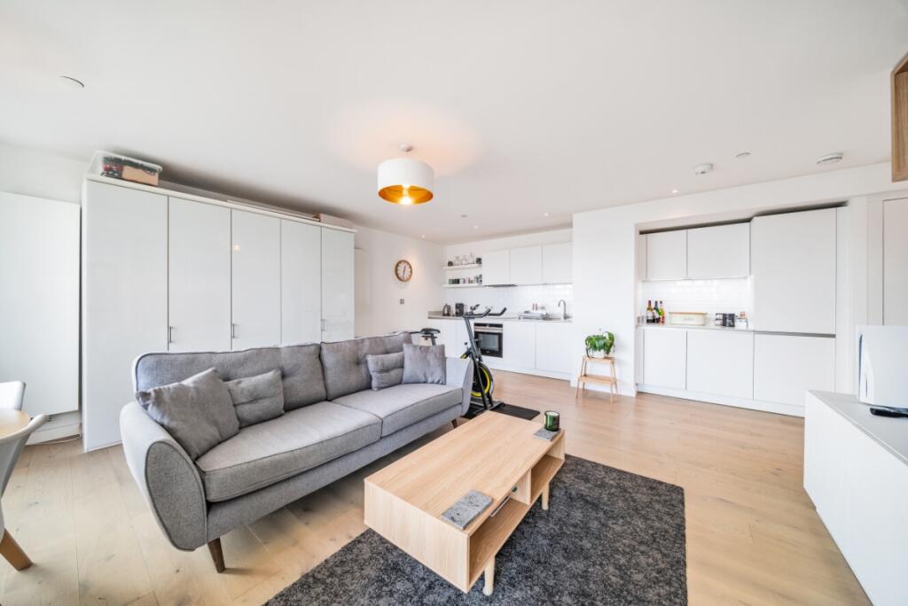 1 bed 1st Floor Flat for rent in London. From Kinleigh Folkard & Hayward - Sales - Highgate
