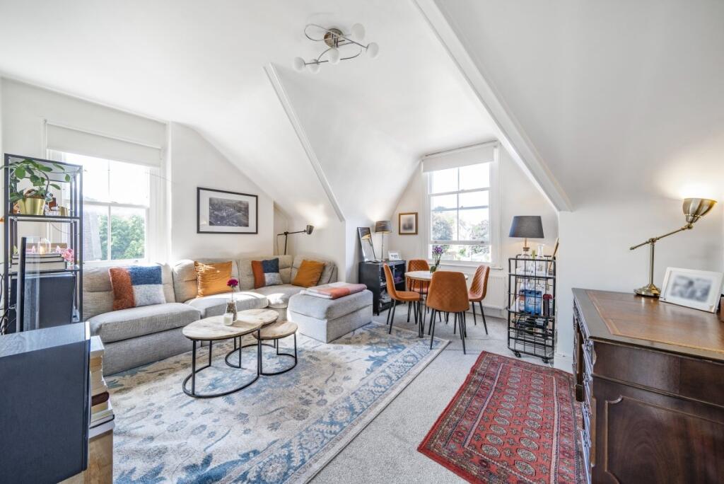 2 bed 1st Floor Flat for rent in Hornsey. From Kinleigh Folkard & Hayward - Sales - Highgate
