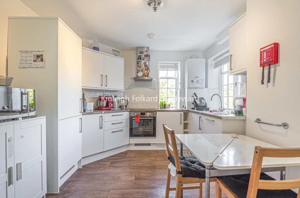 2 bed 1st Floor Flat for rent in London. From Kinleigh Folkard & Hayward - Sales - Highgate