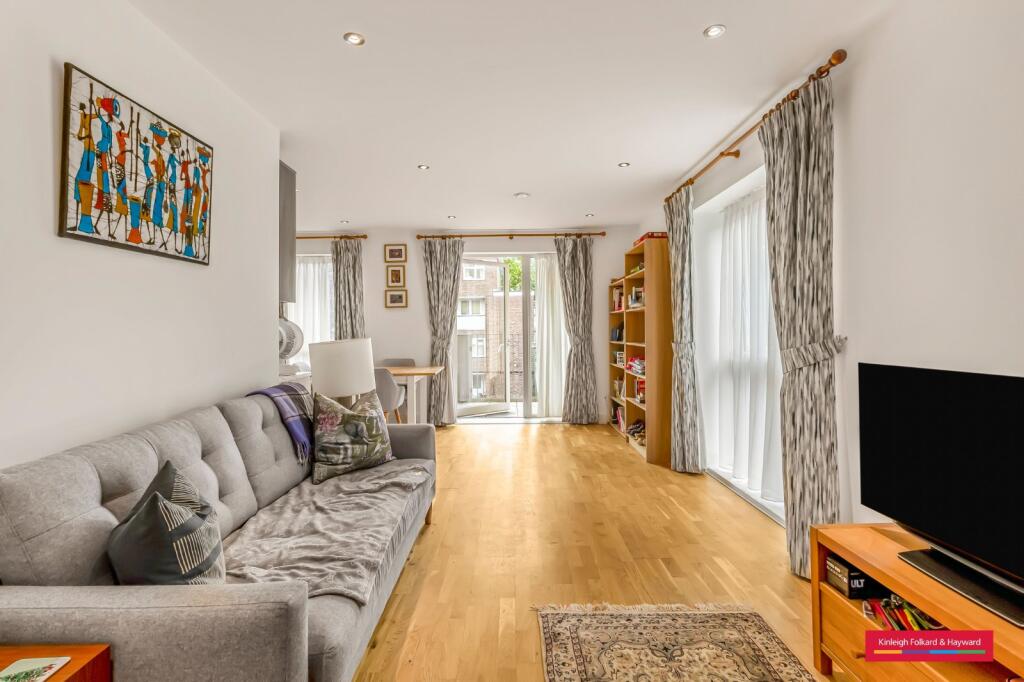 1 bed 1st Floor Flat for rent in Camden Town. From Kinleigh Folkard & Hayward - Sales - Highgate