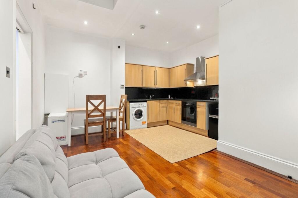 1 bed 1st Floor Flat for rent in London. From Kinleigh Folkard & Hayward - Sales - Highgate 1 bed 1st Floor Flat for rent in London. From Kinleigh Folkard & Hayward - Sales - Highgate