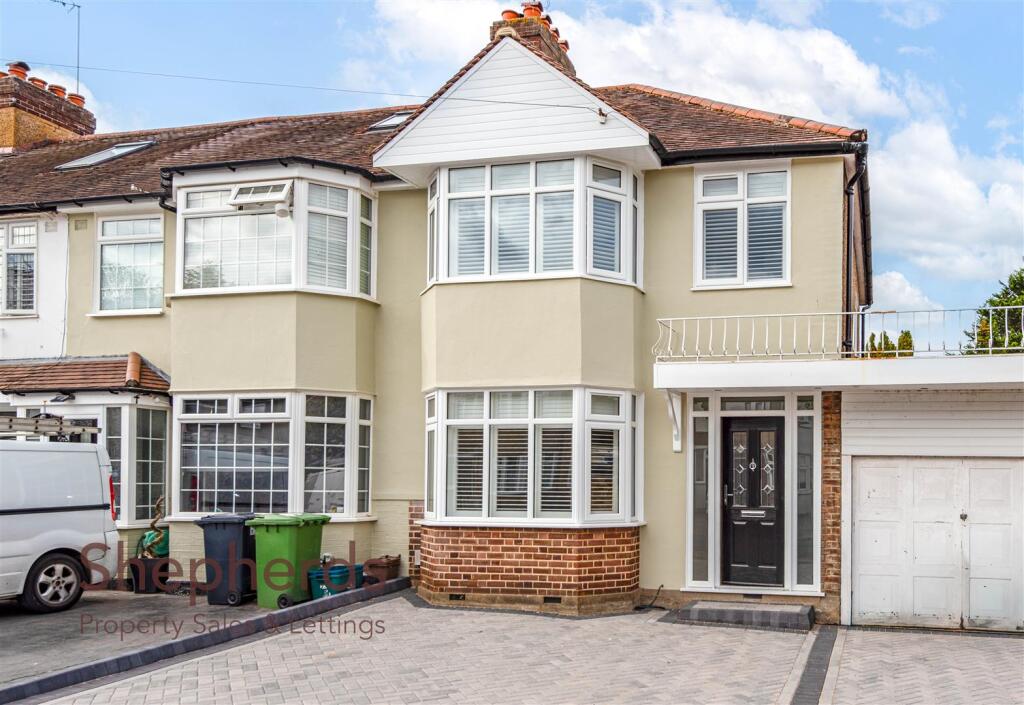 3 bed End of Terrace for rent in Hoddesdon. From Shepherds Estate Agents - Hoddesdon