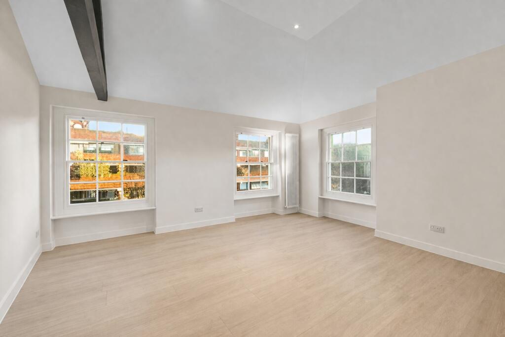 2 bed 1st Floor Flat for rent in London. From Sandfords - Regents Park