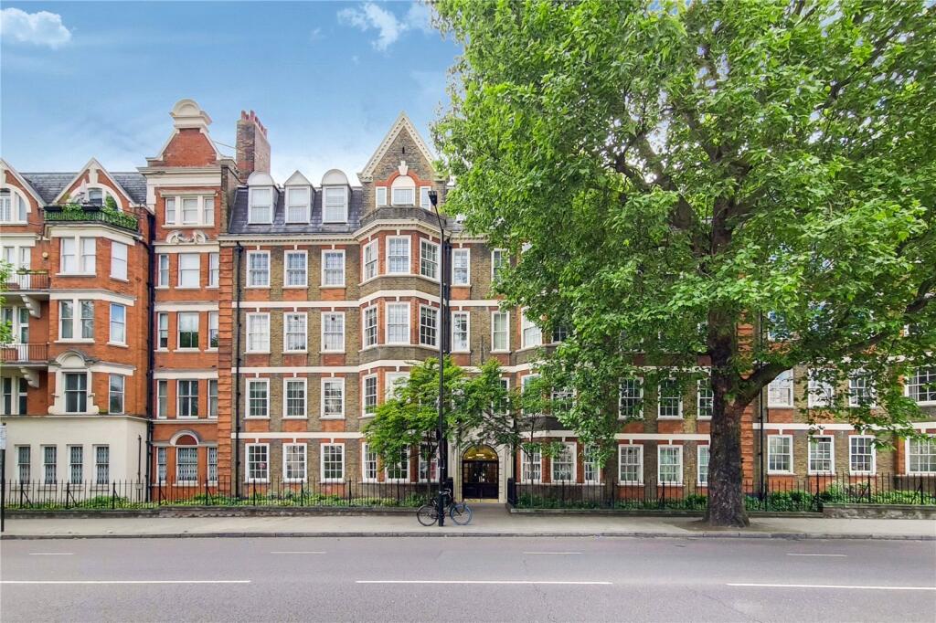 3 bed 1st Floor Flat for rent in London. From Sandfords - Regents Park