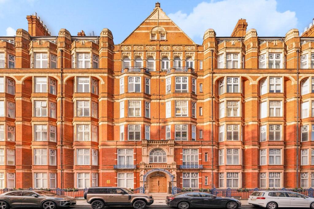 2 bed 1st Floor Flat for rent in London. From Sandfords - Regents Park