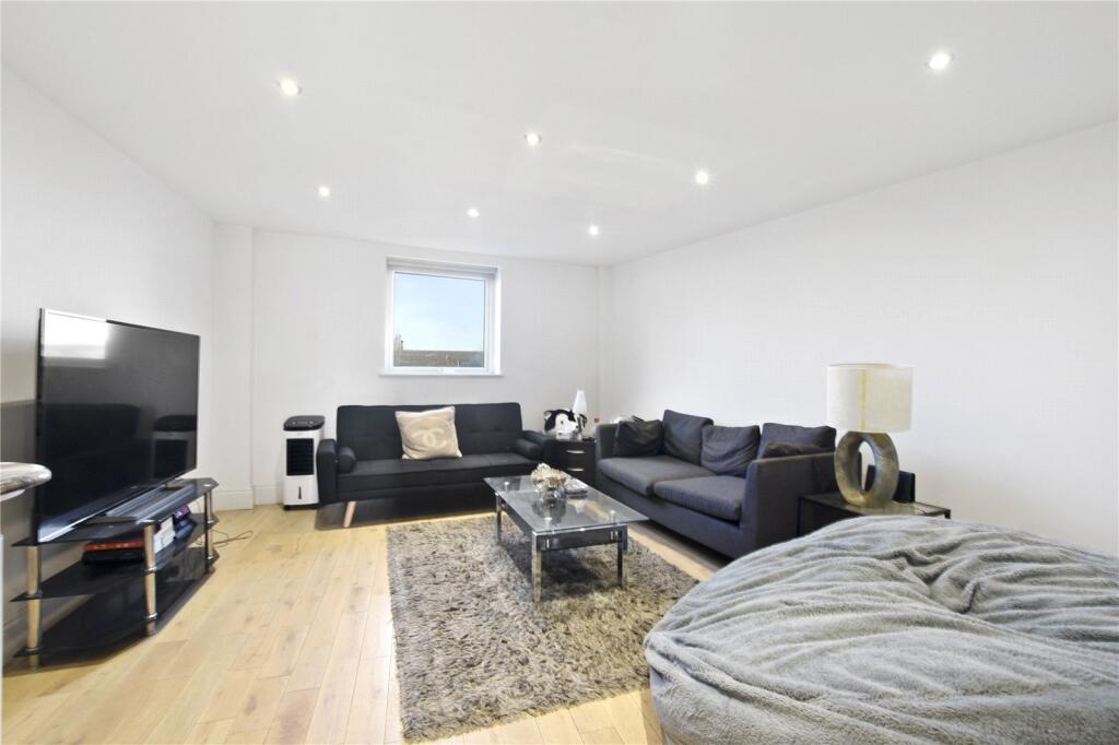 2 bed 1st Floor Flat for rent in Camden Town. From Sandfords - Regents Park