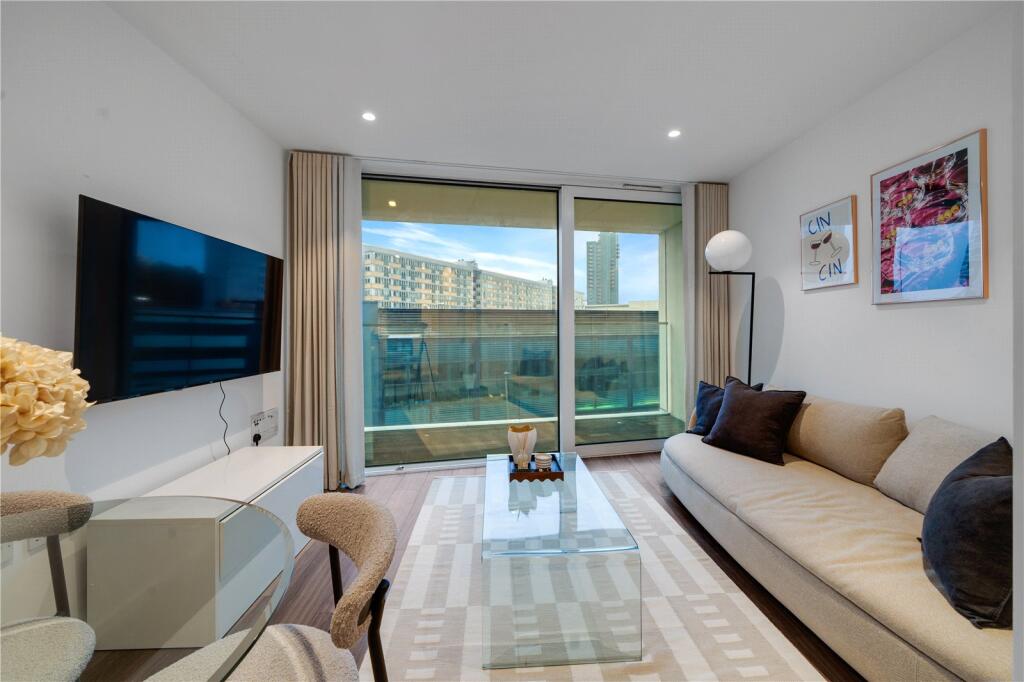 2 bed 1st Floor Flat for rent in London. From Sandfords - Regents Park