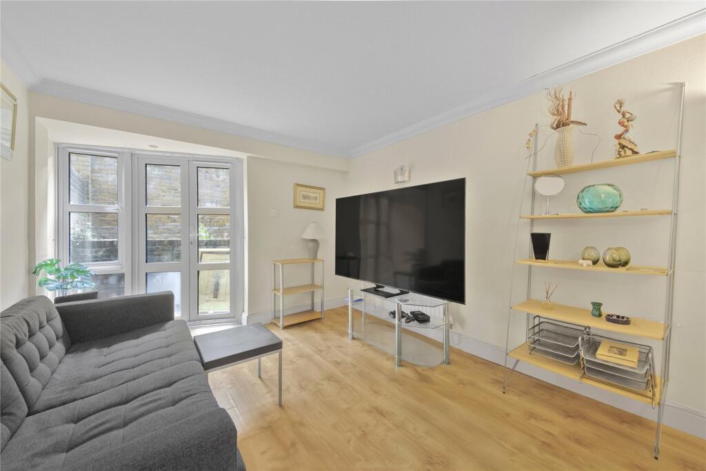 2 bed 1st Floor Flat for rent in London. From Sandfords - Regents Park