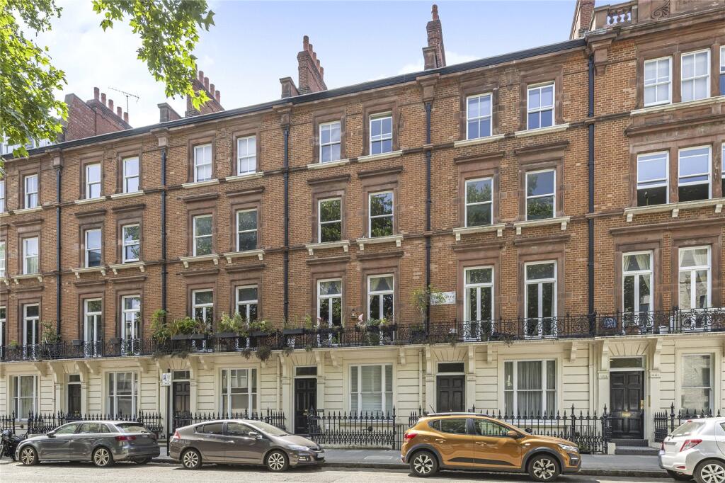 2 bed 1st Floor Flat for rent in Camden Town. From Sandfords - Regents Park