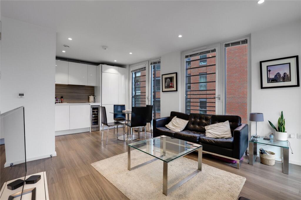 2 bed 1st Floor Flat for rent in London. From Sandfords - Regents Park